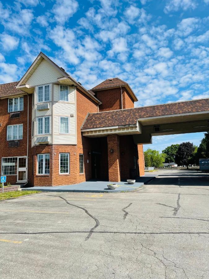 Travelodge By Wyndham Niagara Falls Lundys Lane Εξωτερικό φωτογραφία