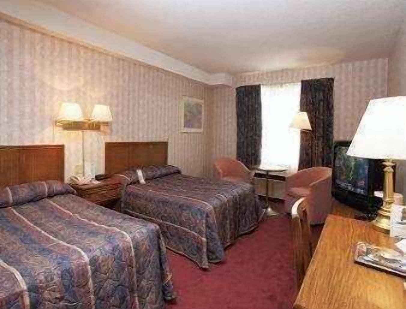 Travelodge By Wyndham Niagara Falls Lundys Lane Δωμάτιο φωτογραφία