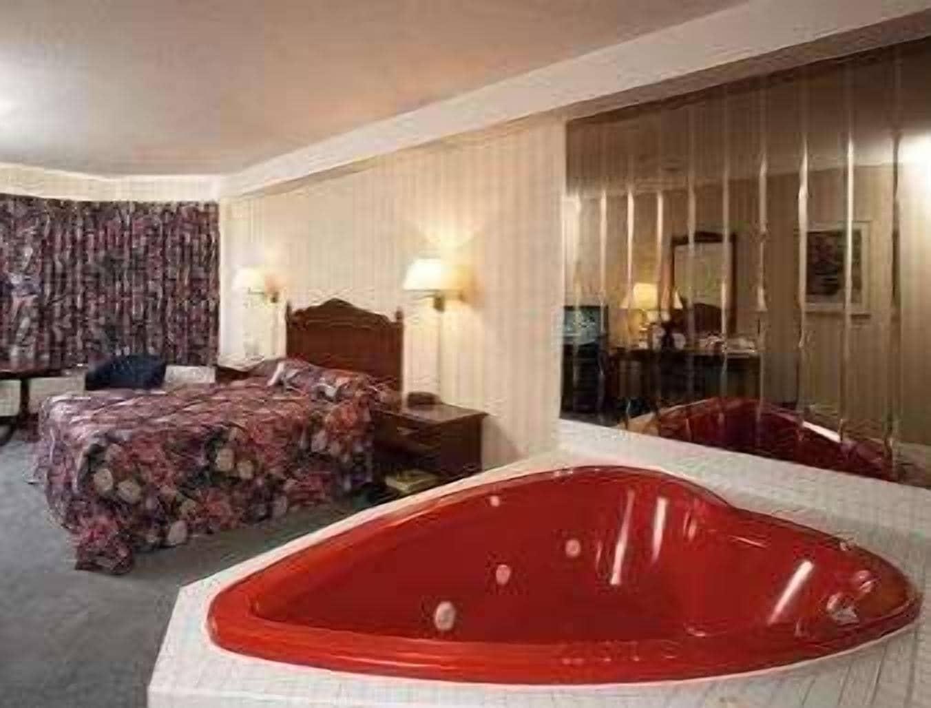 Travelodge By Wyndham Niagara Falls Lundys Lane Δωμάτιο φωτογραφία