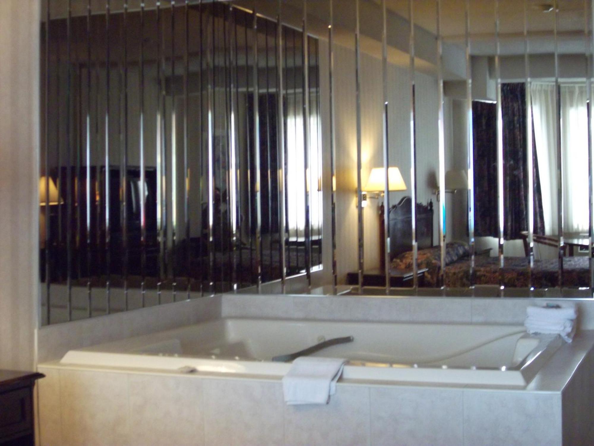 Travelodge By Wyndham Niagara Falls Lundys Lane Εξωτερικό φωτογραφία