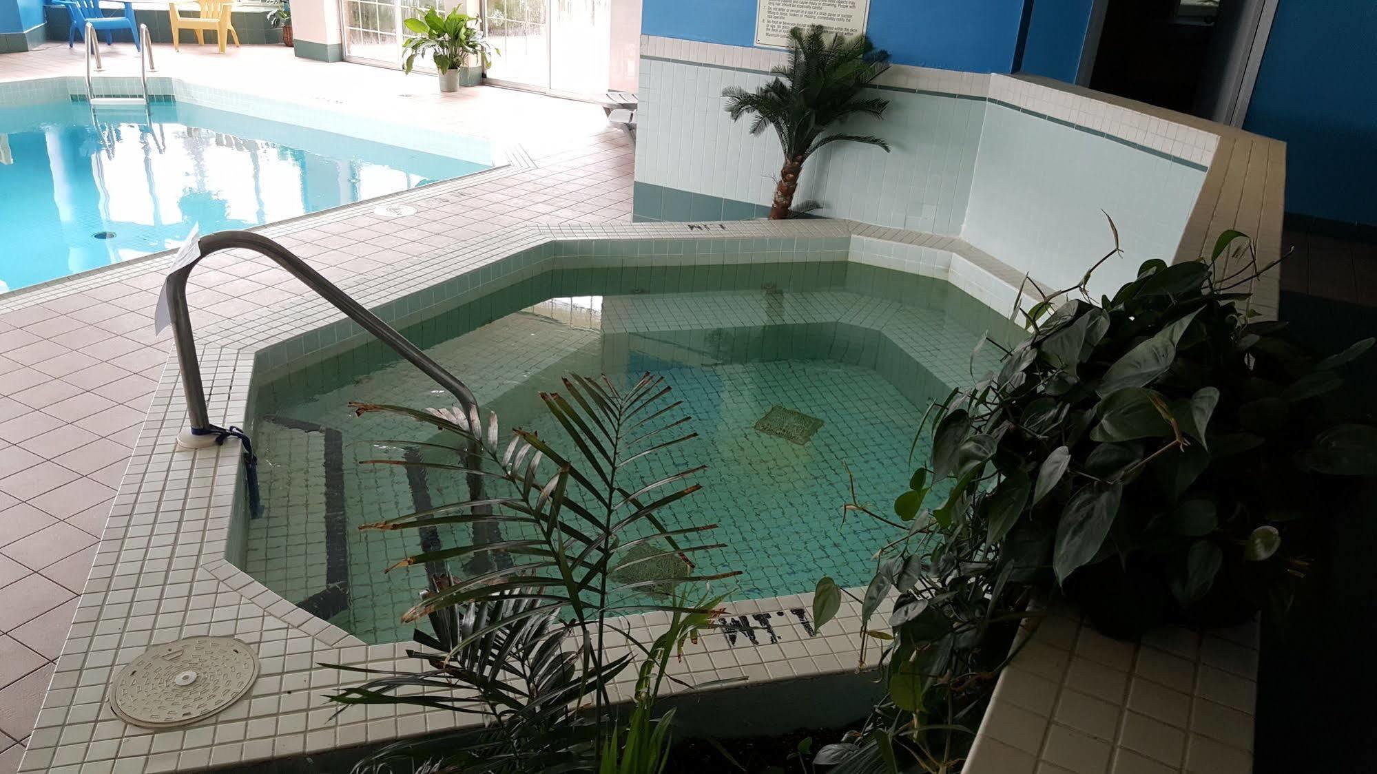 Travelodge By Wyndham Niagara Falls Lundys Lane Εξωτερικό φωτογραφία